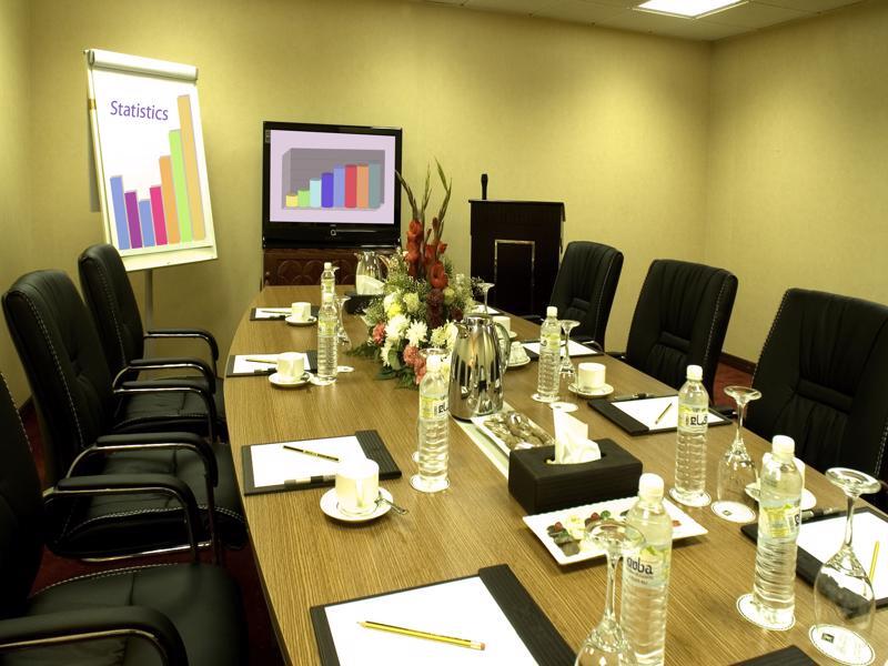 Hotel Shaza Regency Plaza Al Madinah Medina Exterior foto A boardroom meeting